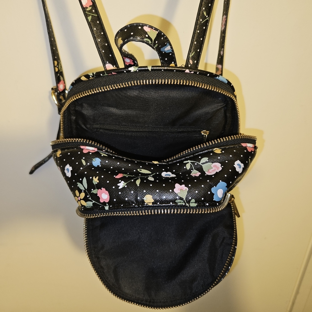 Small backpack - Picture 2 of 2